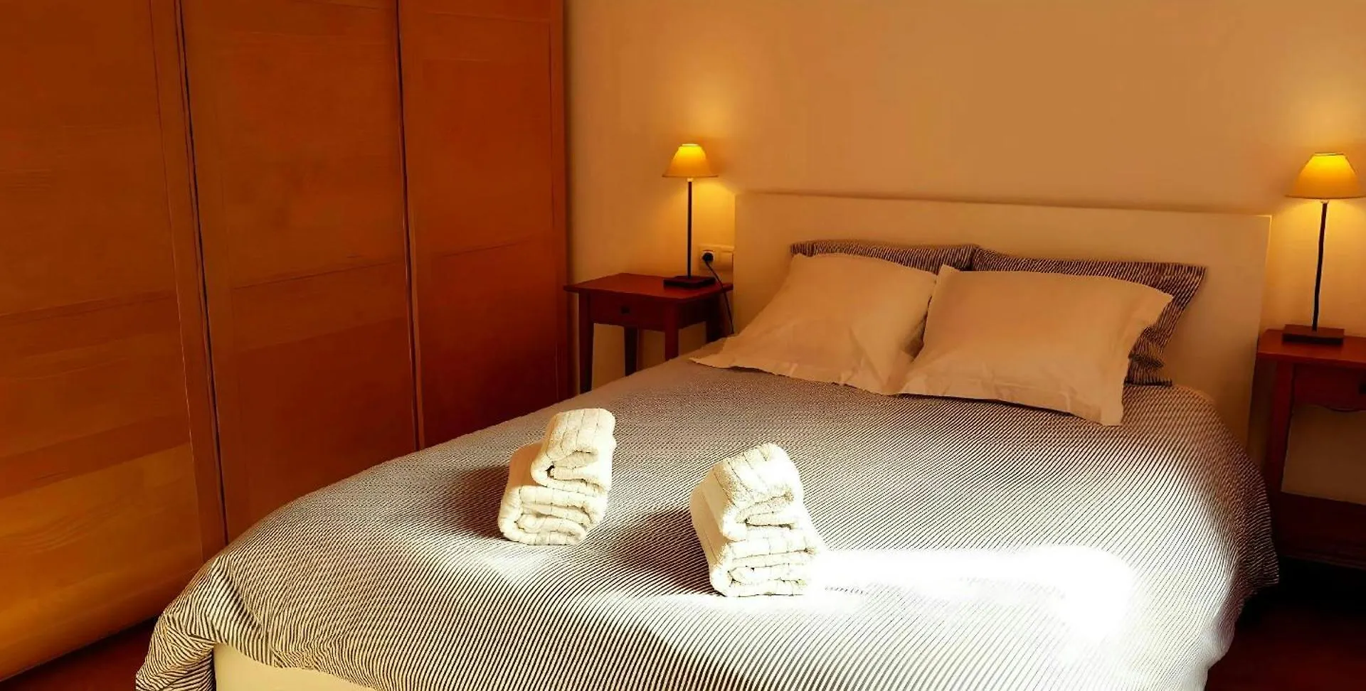 Filmoteca Sarria 1- Wifi Quiet Bright Comfi Lägenhet Barcelona